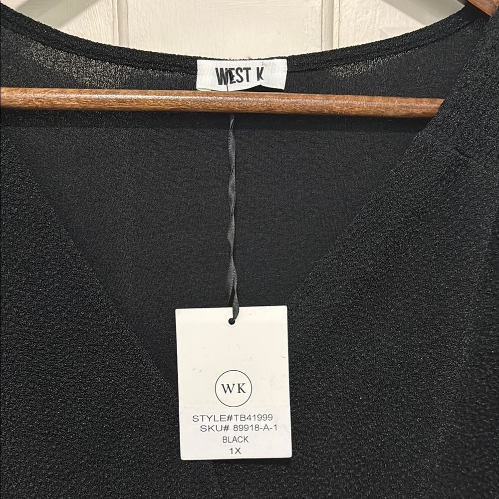 NWT Women’s Black Long Sleeve Smocked Waist Blouse Size 1x - Picture 2 of 4